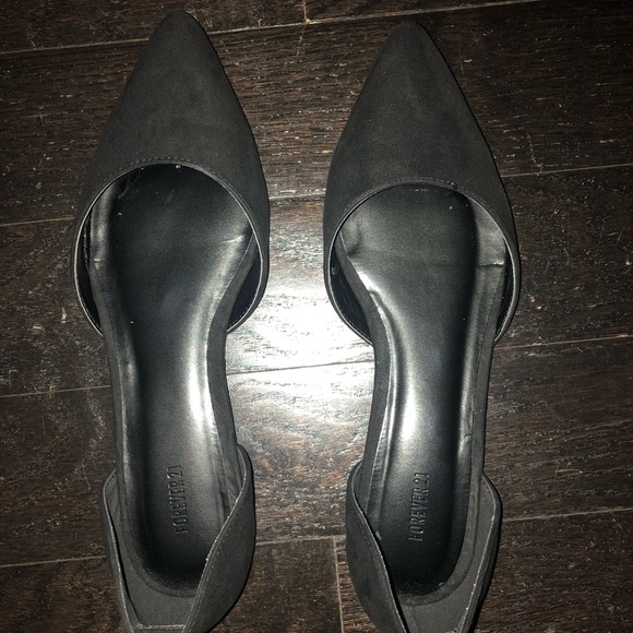 Forever 21 pointed toe flats - Picture 2 of 4